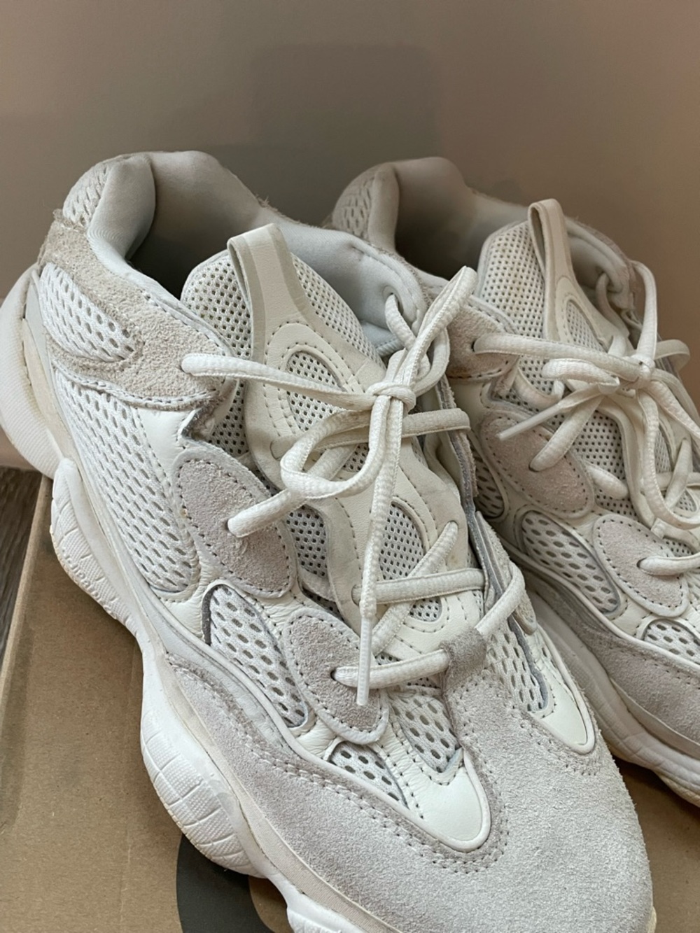 Adidas Yeezy 500 Box in Bone White